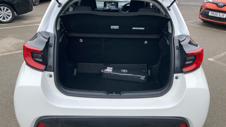 Toyota Yaris 1.5 Hybrid Design 5dr CVT Hybrid Hatchback